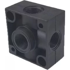 Kostka plastykowa naścienna 4 x 3/8" wew