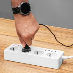 Listwa sieciowa Kruger&Matz 4 gniazda typu niemieckiego i 4xUSB 2100 mA Connect P6 Tuya