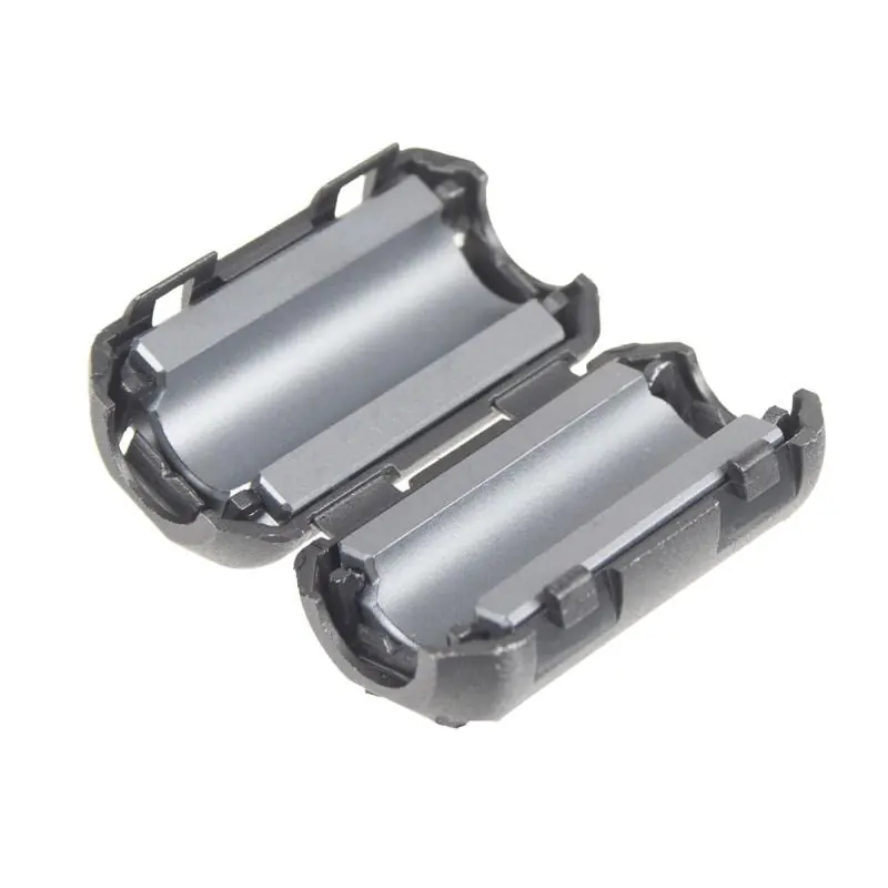 Filtr ferrytowy Sunseeker – detal mocowania na przewodzie kosiarki