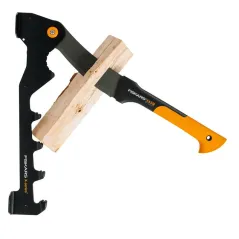 Łuparka ścienna Fiskars X-SeriesTasak-karczownik z uchwytem ściennym