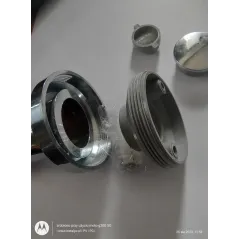 rozkręcony uchwyt deszczownicy