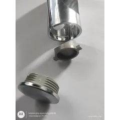 Rozkręcona część przednia uchwytu