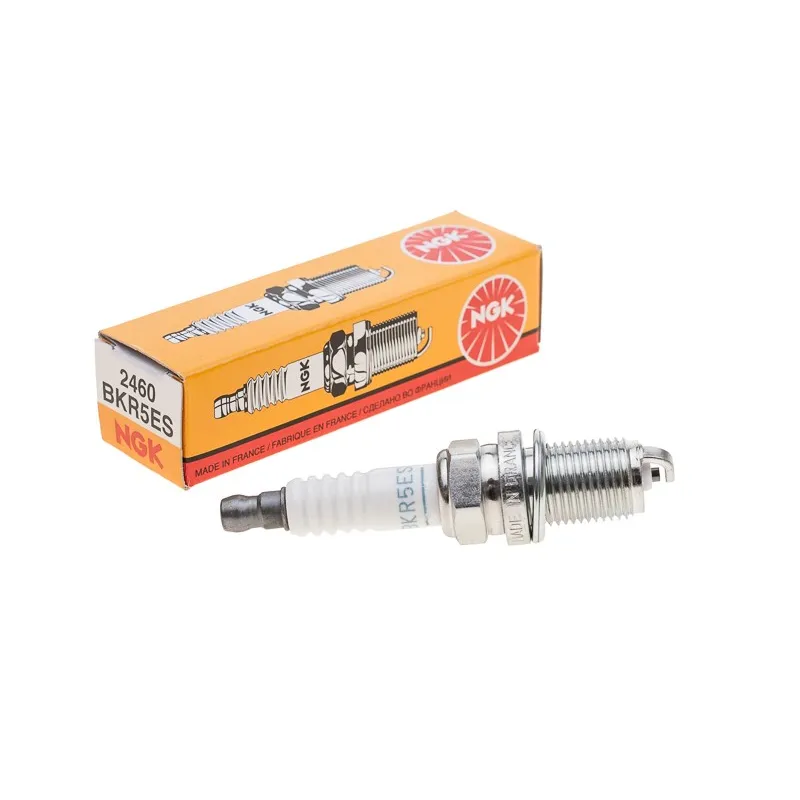 Świeca zapłonowa NGK BKR5ES do ciągników Świeca zapłonowa NGK BKR5ES do ciągników