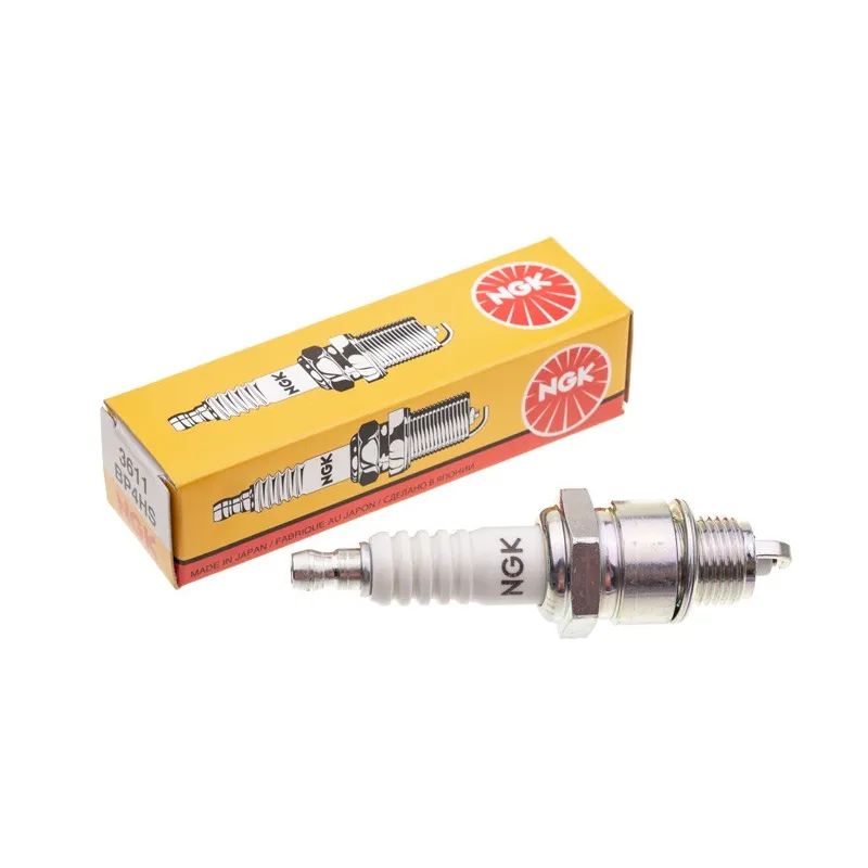 Świeca zapłonowa NGK BP4HS Yamaha QT50 Świeca zapłonowa NGK BP4HS Yamaha QT50