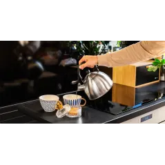 Czajnik ze stali nierdzewnej z gwizdkiem 1,8L