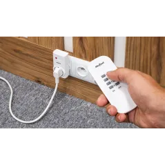 Gniazdo sieciowe Rebel sterowane pilotem (1+3)