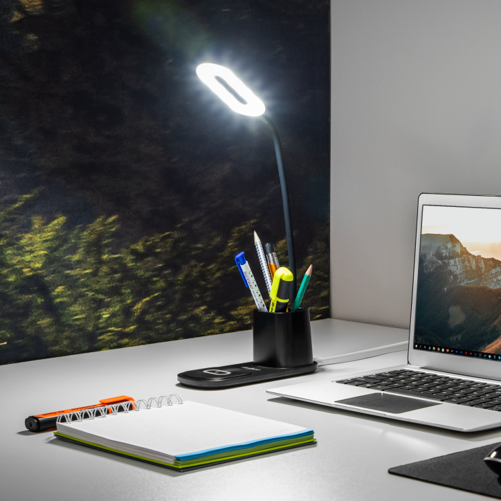 Lampka LED na biurko z ładowarką indukcyjną (czarna) Lampka LED na biurko z ładowarką indukcyjną (czarna)