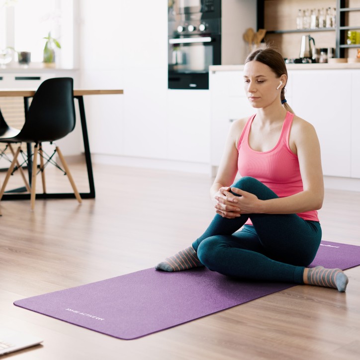 Mata gimnastyczna do ćwiczeń joga, pilates, fitness, 183x61cm, grubość 1.5cm, materiał NBR, fioletowa, REBEL ACTIVE Mata gimnastyczna do ćwiczeń joga, pilates, fitness, 183x61cm, grubość 1.5cm, materiał NBR, fioletowa, REBEL ACTIVE