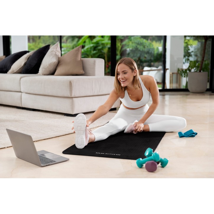 Mata gimnastyczna do ćwiczeń joga, pilates, fitness, 183x61cm, grubość 1cm, materiał NBR, czarna, REBEL ACTIVE Mata gimnastyczna do ćwiczeń joga, pilates, fitness, 183x61cm, grubość 1cm, materiał NBR, czarna, REBEL ACTIVE