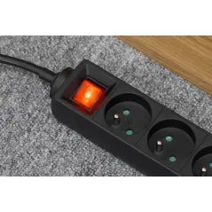 Przedłużacz sieciowy Rebel czarny 5 gniazd z przełącznikiem, kabel 3m (1,5mm)
