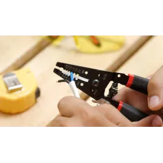 Ściągacz izolacji kabla