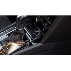 Transmiter samochodowy FM z funkcją bluetooth.