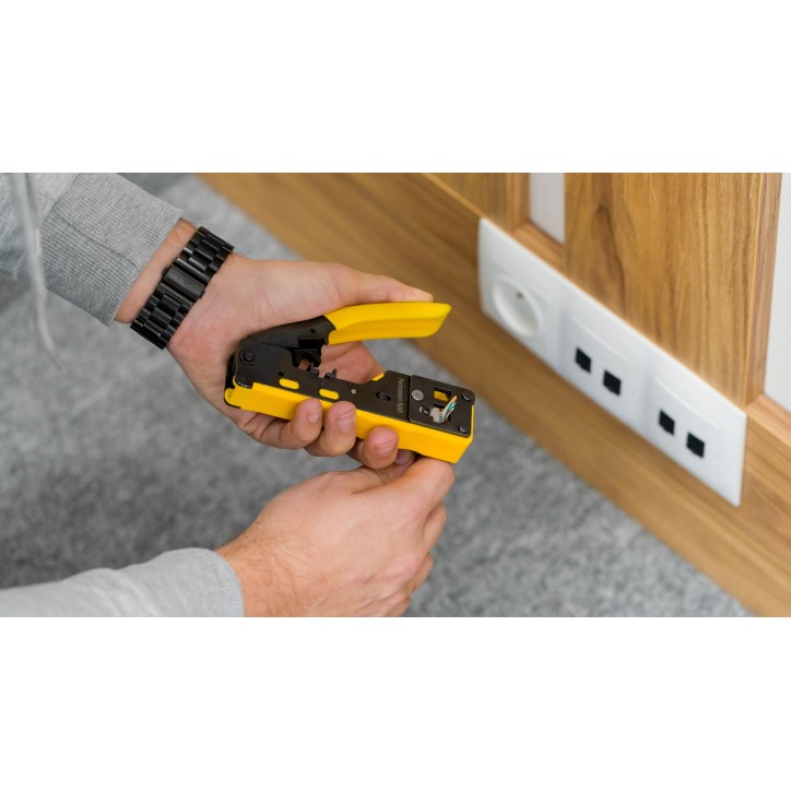 Zaciskarka wtyków przelotowych RJ45/RJ12 Zaciskarka wtyków przelotowych RJ45/RJ12