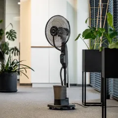 Wentylator stojący z funkcją mgiełki