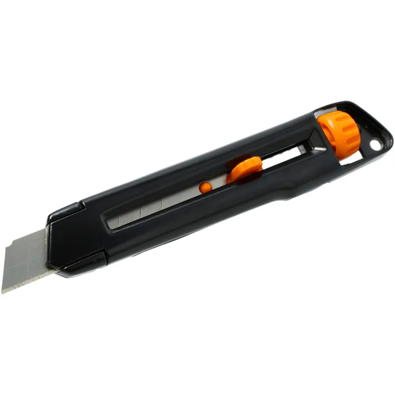 Nóż z ostrzem łamanym 18 mm, metalowy korpus Nóż z ostrzem łamanym 18 mm, metalowy korpus