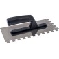 Paca metalowa 130 x 270 mm, z zębami 10 x 10 x 10, stal nierdzewna, plastikowy uchwyt Paca metalowa 130 x 270 mm, z zębami 10 x 10 x 10, stal nierdzewna, plastikowy uchwyt