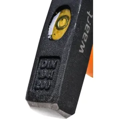 Młotek ślusarski 200 g, trzonek z drewna jesionowego