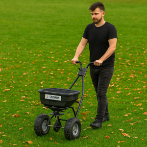 Jesienne nawożenie trawnika – jaki nawóz wybrać, kiedy stosować i jak przygotować murawę do zimy? 🍂🌱